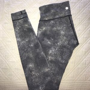 Lululemon yoga pants